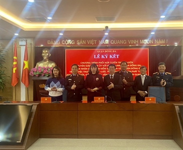 Lễ ký kết Chương trình phối hợp tuyên truyền giữa Ban Tuyên giáo Quận ủy...